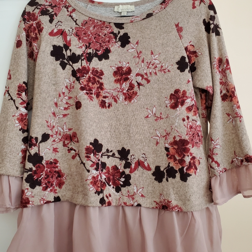 Floral petite top with sheer detail